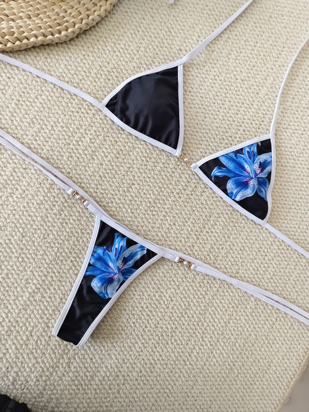 Bikini triángulo floral