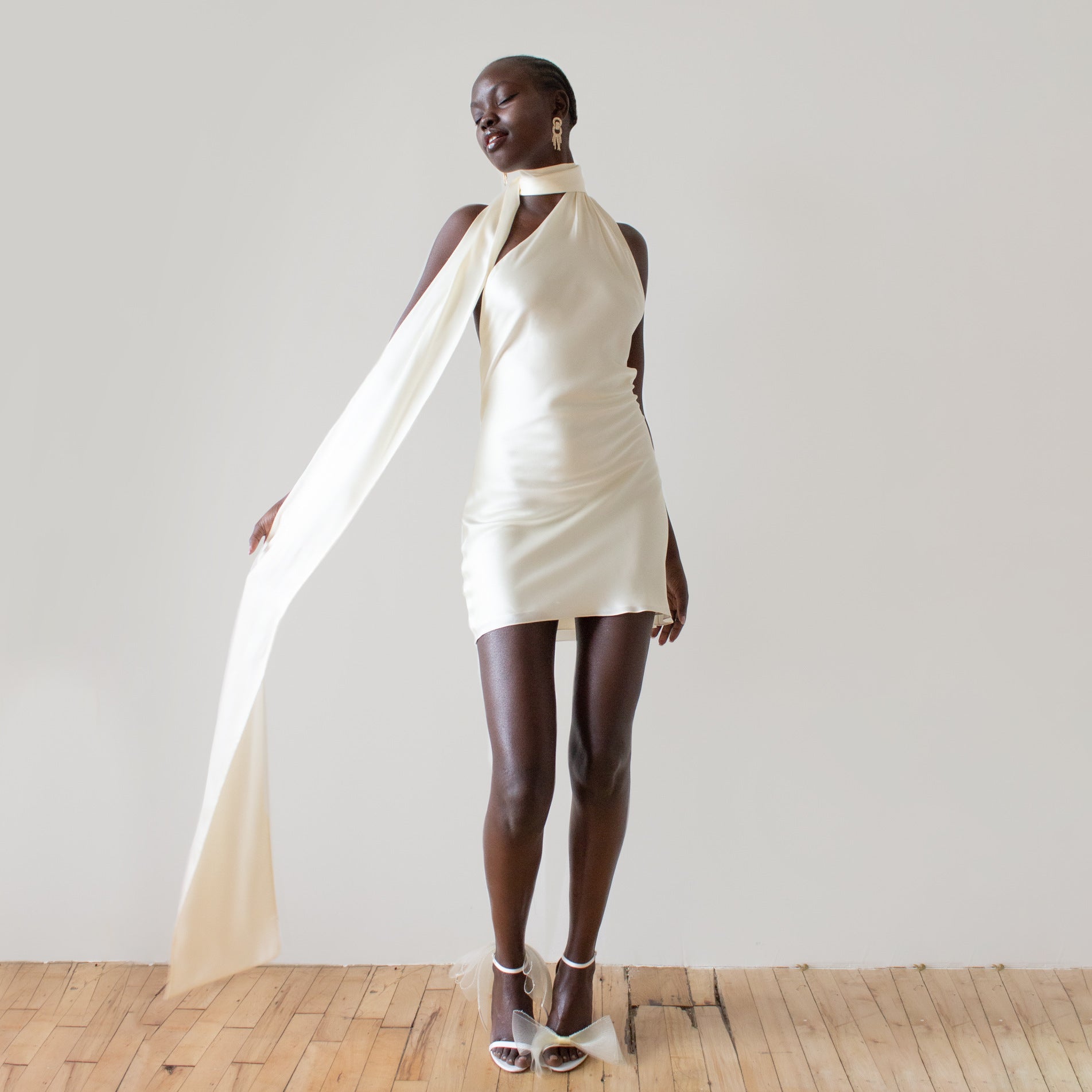 Vestido corto satén