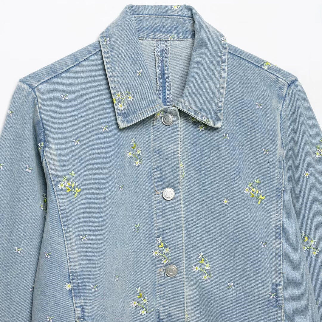 CAZADORA DENIM BORDADA