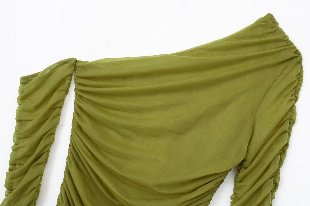 Vestido hombro asimétrico