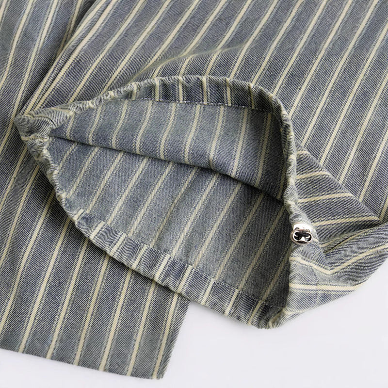 Pantalón gastado rayas