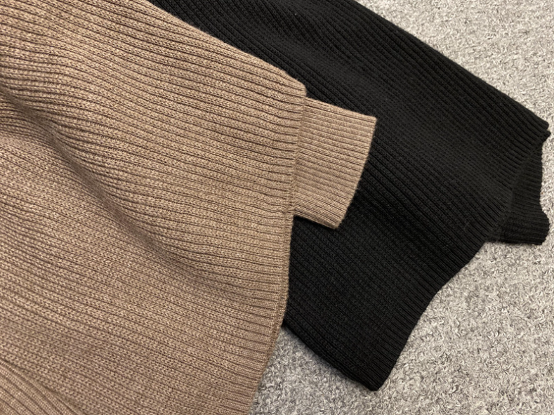 Suéter cuello diagonal