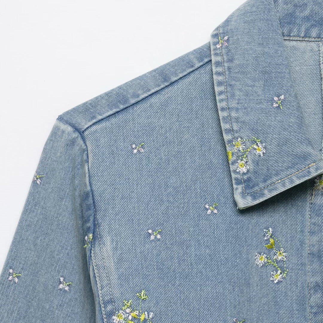 CAZADORA DENIM BORDADA