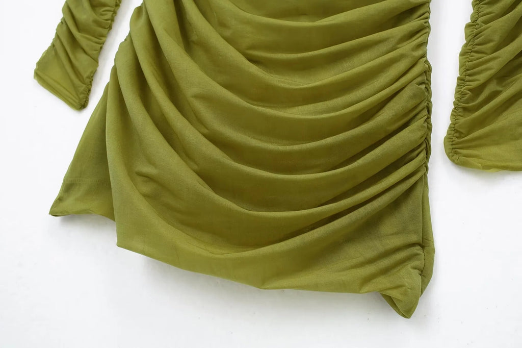 Vestido hombro asimétrico