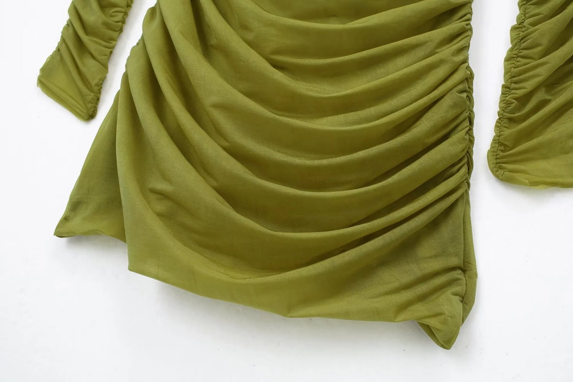 Vestido hombro asimétrico