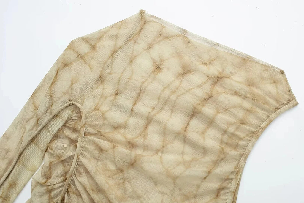 Camiseta manga asimétrica