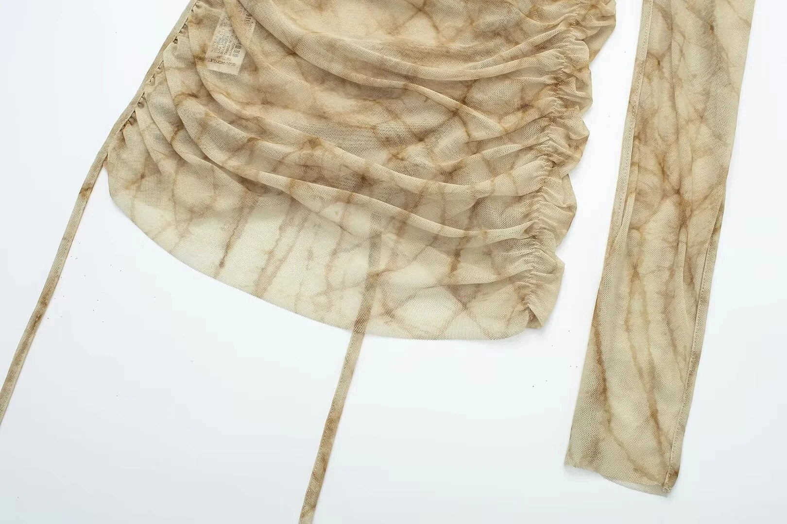 Camiseta manga asimétrica